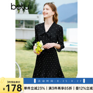 百圖betu女裝春夏新款連衣裙七分喇叭袖飄帶壓褶連衣裙女2302T70 黑色 S