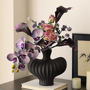 赟婭輕奢高端假花仿真花束擺設(shè)客廳餐桌桌面花瓶高級感插花擺件裝飾品 紫色玫蕊繁花+美人肩黑色花瓶