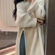 COLORFUL GEMS韓系慵懶風(fēng)毛衣裙女2025早秋寬松套頭側(cè)開(kāi)叉過(guò)膝中長(zhǎng)款針織裙 米白色 M