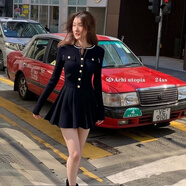 微愛(ài)的小松鼠（weiaidexiaosongshu）赫本風(fēng)針織連衣裙女秋冬2025新款法式收腰名媛感單排扣百褶裙 黑色 S