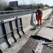 翰鷗斐混凝土防撞墻鋼模具 橋梁防撞模板 現澆高速公路水泥橋梁護欄定制 定制 防撞墻模具