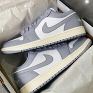 耐克（NIKE）官方旗艦Air Jordan1 Low 小迪奧女子低幫復(fù)古籃球鞋白灰553560-0 DX4334-008 41