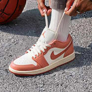 耐克（NIKE）aj女鞋秋季新款Air Jordan 1 AJ1休閑鞋板鞋籃球鞋運動(dòng)鞋【潮】DC0774-180帆白/淺茜草根褐37.5