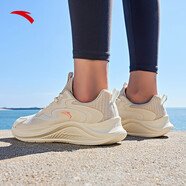 安踏漫步女鞋跑步鞋春季網(wǎng)面透氣輕便運動(dòng)鞋慢跑鞋 【網(wǎng)面透氣】燕麥白/淺煙灰-5 35.5 (220mm)