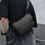 馬克華菲2025新款高級輕奢斜挎包單肩包男士通勤背包胸包隨身手機包小挎包