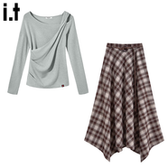 :CHOCOOLATE  it女裝連衣裙法式針織衫斜肩長袖T恤秋冬套裝女高腰格紋半身裙 灰綠色上衣+咖色格裙 【上衣均碼】 S