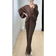 三宅褶皺蝙蝠袖連衣裙2025夏季新款流蘇鏤空V領(lǐng)長(cháng)袖氣質(zhì)時(shí)尚長(cháng)裙 卡其色 均碼 大碼