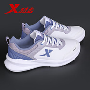 特步（XTEP）女鞋冬季皮面保暖跑步鞋2025新款秋冬防水軟底休閑旅游運動(dòng)鞋子女 白紫藍 35