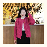 艾蔓婕慵懶風(fēng)牛角扣針織開(kāi)衫毛衣連衣裙套裝女秋冬開(kāi)叉加絨半身裙兩件套 玫紅色上衣+黑色半身裙 L 建議（100-120斤）