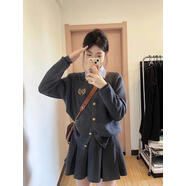 新品韓版減齡學(xué)院風(fēng)刺繡小徽章金扣圓領(lǐng)針織衫開(kāi)衫毛線(xiàn)衫毛衣外套 深灰毛衣[同款高品單件] S碼[75-95斤]秋冬時(shí)尚新款 均碼