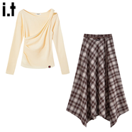 :CHOCOOLATE  it女裝連衣裙法式針織衫斜肩長(cháng)袖T恤秋冬套裝女高腰格紋半身裙 淺黃色上衣+咖色格裙 【上衣均碼】 S