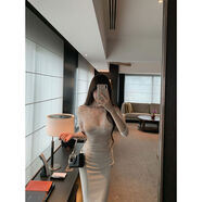 THESWAN輕奢嬌美睫毛蕾絲花邊七分袖上衣彈力包臀半身裙女 米白上衣現貨 S