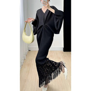 三宅褶皺蝙蝠袖連衣裙2025夏季新款流蘇鏤空V領(lǐng)長(cháng)袖氣質(zhì)時(shí)尚長(cháng)裙 黑色 均碼 大碼