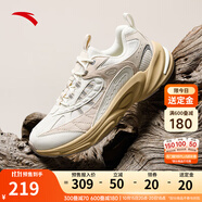 安踏（ANTA）【11.11預(yù)售】探界2丨抓地防滑戶外加絨減震跑步鞋 象牙白/泥沙灰-1 39
