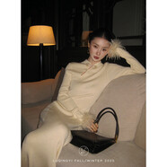 鷺青一原創(chuàng  )【留仙】輕中式羊毛針織連衣裙女冬季斜襟鴕鳥(niǎo)毛打底裙 杏色（第二批） S 拍照穿