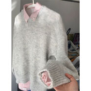 迪葵納（Dequanna）灰色簡(jiǎn)約圓領(lǐng)長(cháng)袖針織毛衣秋冬寬松休閑百搭多巴胺襯衫套裝 【套裝】灰色毛衣+粉色條紋襯衫 S