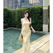 黃色印花吊帶連衣裙女夏季魚(yú)尾裙辣妹修身長(cháng)裙度假風(fēng)收腰包臀裙子 小黃雞 M