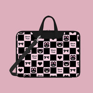 皮爾凡尼 PEELLE FIONA適用于榮耀X16Plus銳龍版電腦包肩帶款可斜挎女手提防水適用蘋果m 棋盤格黑粉兔頭[肩帶款]送鼠標(biāo)墊 13.3英寸