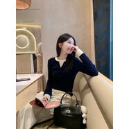 小紅書(shū)同款撞色假兩件長(cháng)袖針織衫女秋冬老錢(qián)風(fēng)穿搭感毛衣內搭打底 藍色商城品質(zhì)今年流行的漂亮上衣港味覆古chic上衣 S S