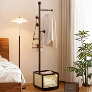 木馬人實(shí)木衣架落地立式掛衣服臥室衣帽架簡(jiǎn)易移動(dòng)晾衣架多功能床頭置物 【360°萬(wàn)向滾輪】網(wǎng)紋收納筐-胡桃色（健康實(shí)木）