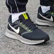 耐克（NIKE）男鞋2025秋冬季新款RUN SWIFT 3透氣緩震運動(dòng)鞋公路跑步鞋休閑鞋 黑色白熒光黃DR2695-014 42.5