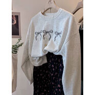 京嚴灰色刺繡蝴蝶結圓領(lǐng)上衣女春秋寬松慵懶風(fēng)正肩短款無(wú)帽衛衣 燕麥色設計感小眾秋天初秋秋裝秋款春秋可愛(ài)韓版正肩痞 S S80-95