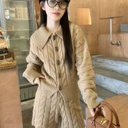 韓國新款翻領(lǐng)麻花牛角扣針織套裝加厚毛衣套裝 兩件套 棕色 均碼