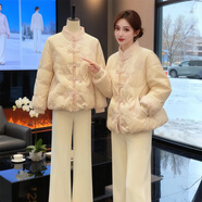 俏博萊新中式國風(fēng)套裝女2025秋冬新款立領(lǐng)盤(pán)扣棉服外套直筒休閑褲兩件套 杏色棉服 M (建議100斤以?xún)?