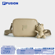 FILA FUSION斐樂(lè )女包小挎包休閑單肩包相機包小熊包女 杏仁黃卡其-LK XS