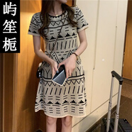 嶼笙梔新款韓版小香風(fēng)針織短裙幾何圖案連衣裙 杏色 均碼