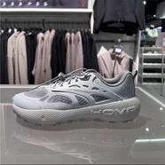 安德瑪（Under Armour）UA男士戶(hù)外休閑緩震增高回彈訓練透氣跑步運動(dòng)鞋 6007196 灰色035 42.5