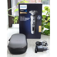 飛利浦（PHILIPS）電動(dòng)水洗剃須刀SP9863/9860/9820充電智能刮胡刀三刀頭 銀色機體sp9863 帶洗臉刷