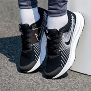 耐克（NIKE）女鞋2025秋冬季新款跑步鞋網(wǎng)面透氣休閑鞋經(jīng)典款潮流運動(dòng)鞋 黑色白HM9593-002 36