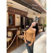 雪瀾迪韓系純欲斜領(lǐng)露肩蝙蝠袖毛衣針織衫女秋季性感寬松設計感氣質(zhì)上衣 咖色 S