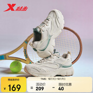 特步女鞋運動(dòng)休閑鞋Y2K復古秋冬2025新款防滑耐磨增高老爹鞋