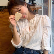 春季女裝韓版批新款發(fā)設計感小眾圓領(lǐng)襯衫減齡刺繡蕾絲花邊襯衫潮 白色微透 S S