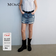 MO&Co.2024夏新品愛(ài)心波點(diǎn)印花中腰破洞牛仔半身裙短裙
