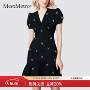 MeetMetro瑪依爾v領(lǐng)印花連衣裙女2025夏新款收腰顯瘦小黑裙魚(yú)尾裙 黑色【現貨閃電發(fā)】 M