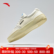 安踏【凱里·歐文同款】運動(dòng)板鞋男女HELA TRIBE情侶款籃球文化鞋男鞋 象牙白/微蛋白/積云灰-1(男女同 44.5