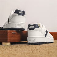 安踏（ANTA）板鞋男2025冬季新款皮面保暖增高厚底小白鞋百搭經(jīng)典休閑運動(dòng)鞋男 象牙白/深藍黑 42.5