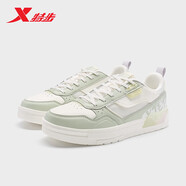 特步（XTEP）裂變板鞋女 凝脂綠/帆白 35