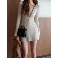 現淡水海邊韓國代購溫柔顯瘦喇叭袖V領(lǐng)柔軟針織連衣裙25秋冬 米色已訂 均碼 均碼