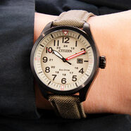 西鐵城（CITIZEN）光動(dòng)能男表黑色帆布帶夜光運動(dòng)休閑石英腕表BM8475 AW5005-12X