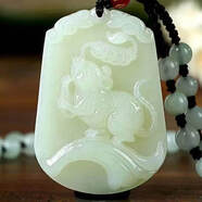 周福天然和田玉民族風(fēng)吊墜十二生肖鼠?；⑼谬埳唏R羊猴雞男女情 大款生肖鼠