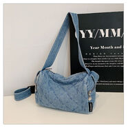 迪納奇格紋牛仔包包女2025新款韓版帆布單肩斜挎包休閑通勤枕頭包 淺藍色小號