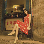 南君掛脖性感夏露背波點(diǎn)復古港風(fēng)邱淑貞紅色波點(diǎn)連衣裙今年流行 復古紅波點(diǎn)現貨 XS XS現貨