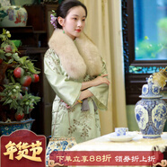 一城風(fēng)絮漣影搖枝丨原創(chuàng  )設計丨冬款真絲緞重工繡花寬松中式倒大袖國風(fēng)旗袍 淺綠色真絲繡花旗袍 16姆米真絲素縐緞 S