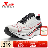 特步一體成型3代跑步鞋男體考耐久競訓支撐輕盈跑鞋女休閑運動(dòng)情侶鞋 帆白/黑/超越紅-彎道超車(chē)-男 42