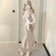 歌弗婭早秋穿搭一整套甜美風(fēng)小清新露肩荷葉邊上衣高腰魚(yú)尾半身裙套裝女 露肩上衣+包臂半身裙 兩件套 S