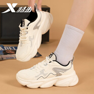 特步（XTEP）運動(dòng)鞋跑步鞋女皮面防水2026春季新款輕便減震防滑青少年跑鞋女款 帆白/銀色 35